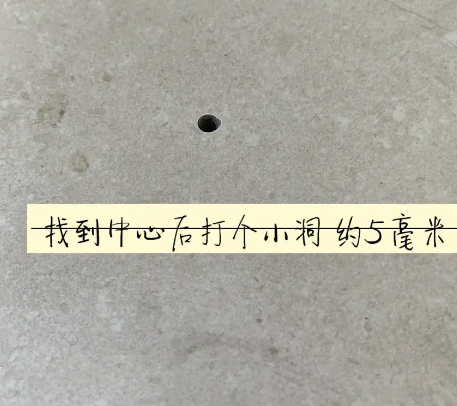 华蓥瓷砖空鼓维修公司专业解答在瓷砖铺贴过程中，如果砂料搅拌不均匀，将会带来以下问题